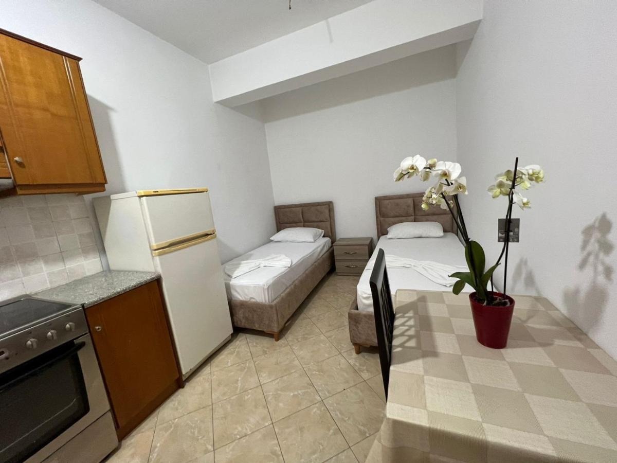 Alex Apartments Sarande Exterior photo