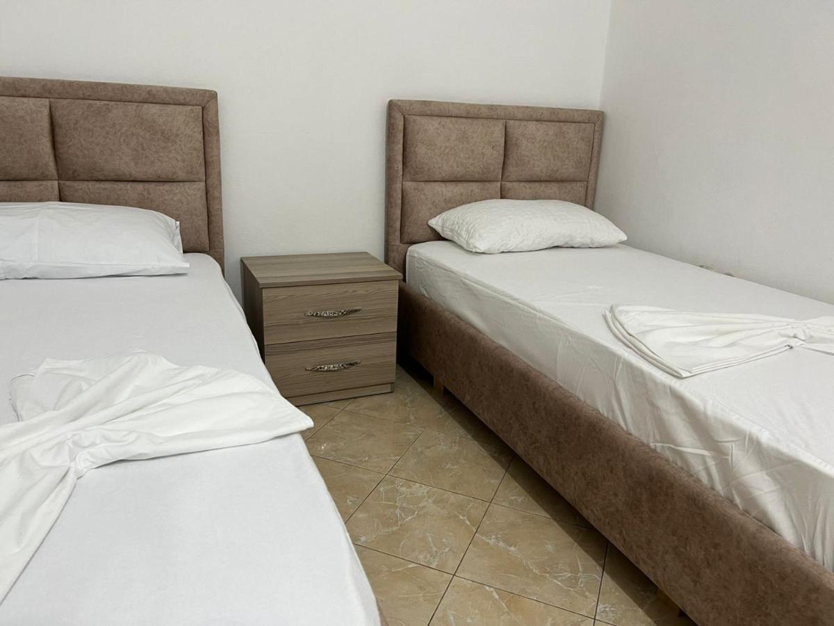 Alex Apartments Sarande Exterior photo