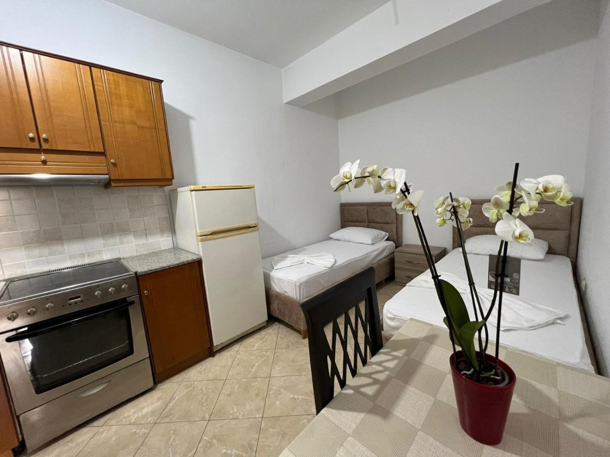 Alex Apartments Sarande Exterior photo