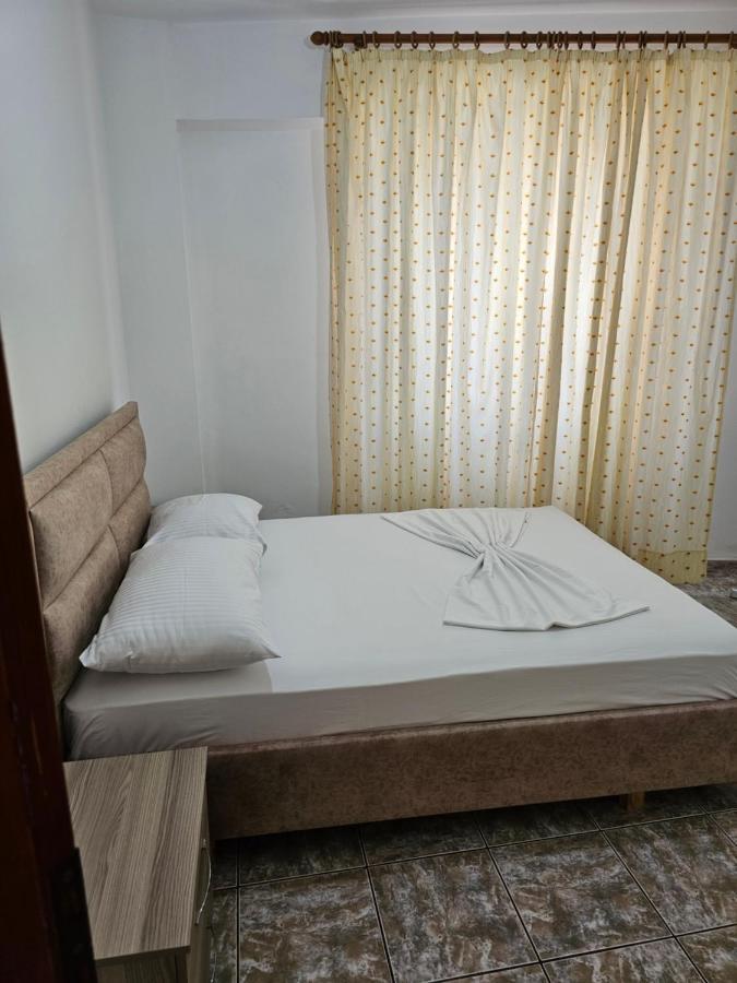 Alex Apartments Sarande Exterior photo