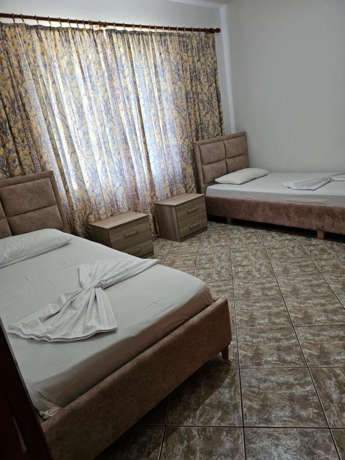 Alex Apartments Sarande Exterior photo