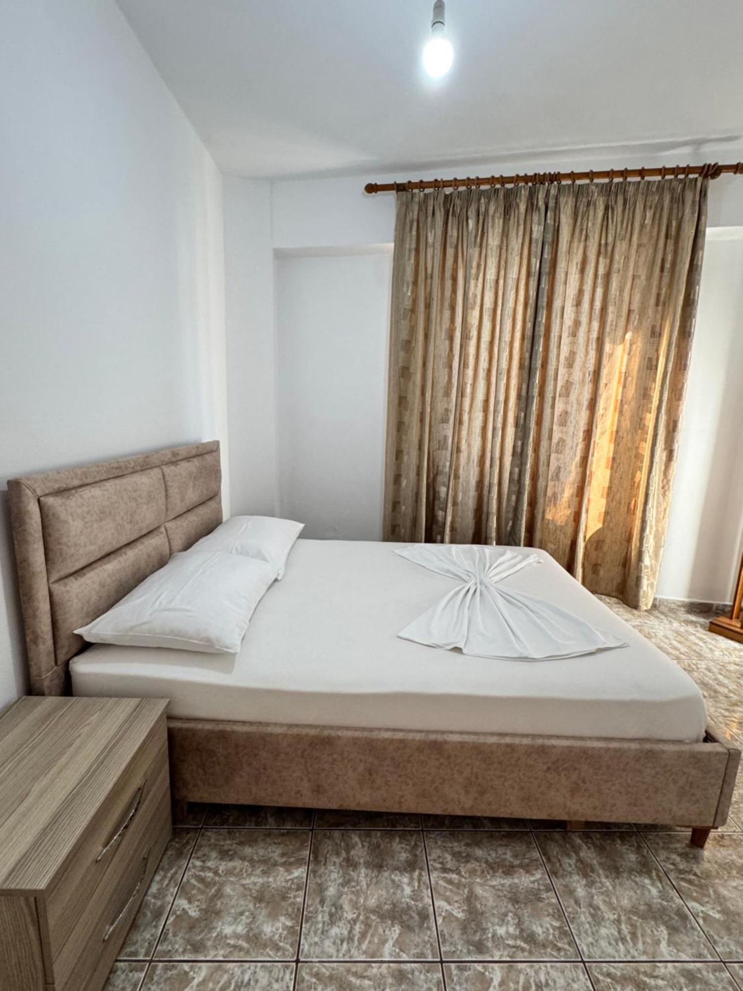 Alex Apartments Sarande Exterior photo